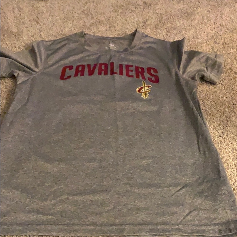 Boys MD excellent condition Lebron James shirt